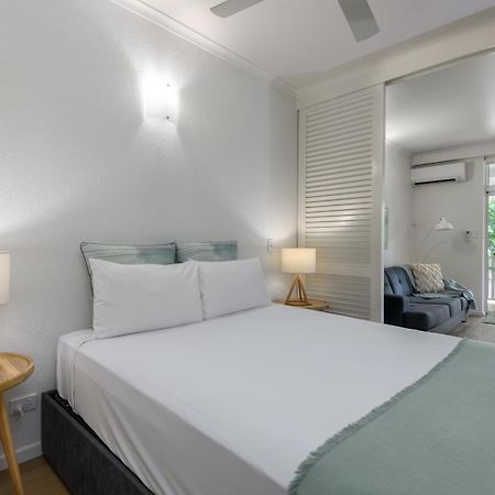 Ocean Palms Apartments ポートダグラス エクステリア 写真