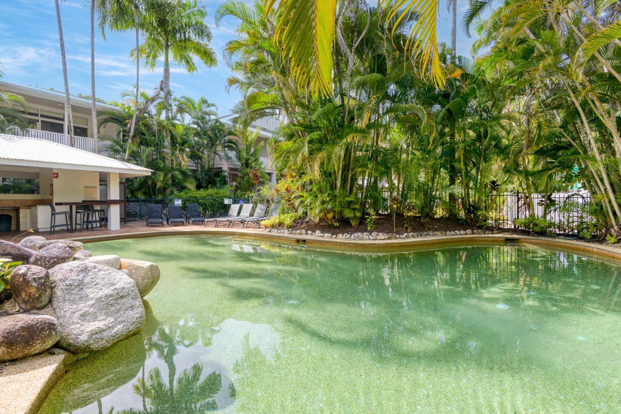 Ocean Palms Apartments ポートダグラス エクステリア 写真