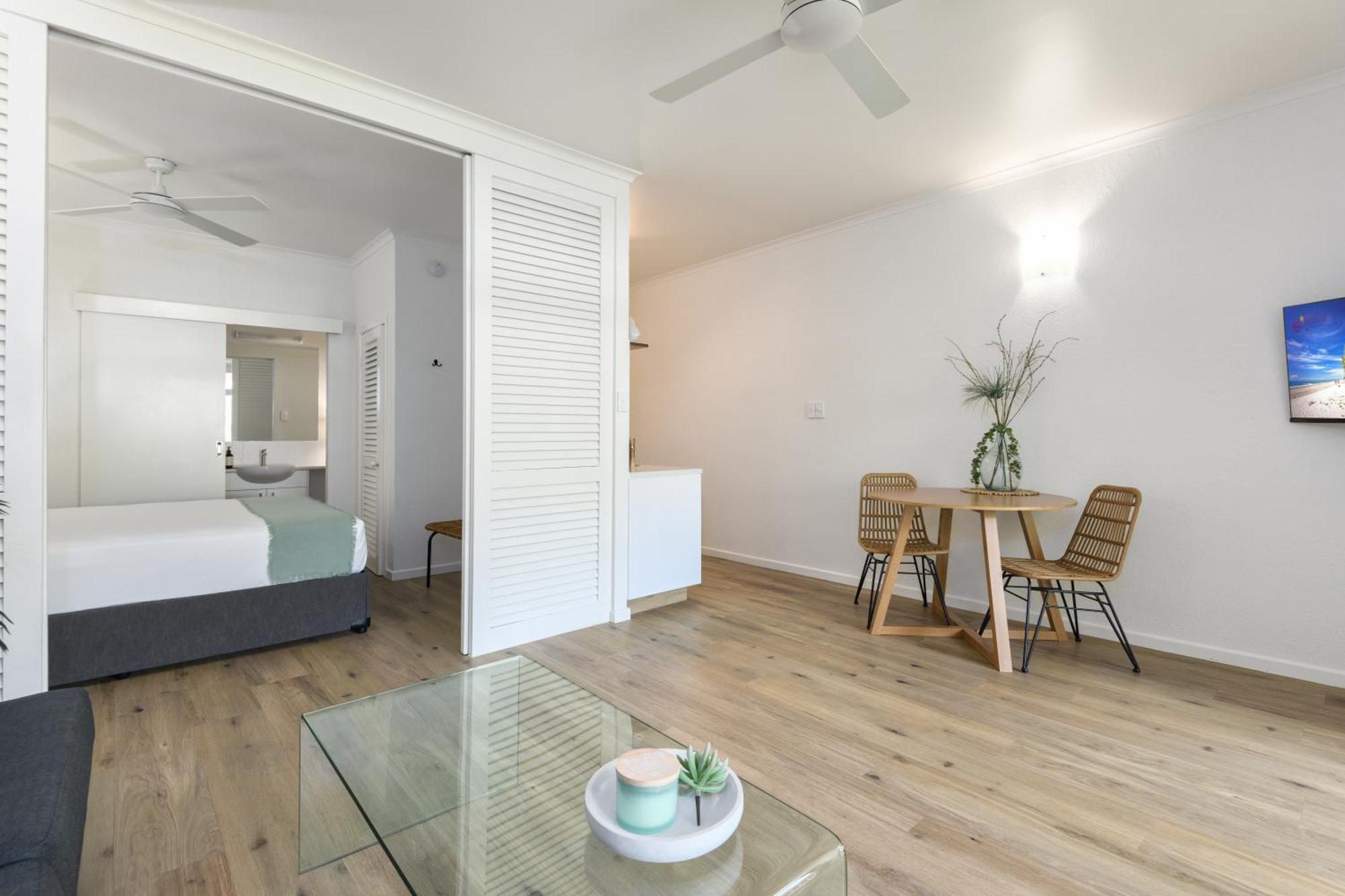 Ocean Palms Apartments ポートダグラス エクステリア 写真