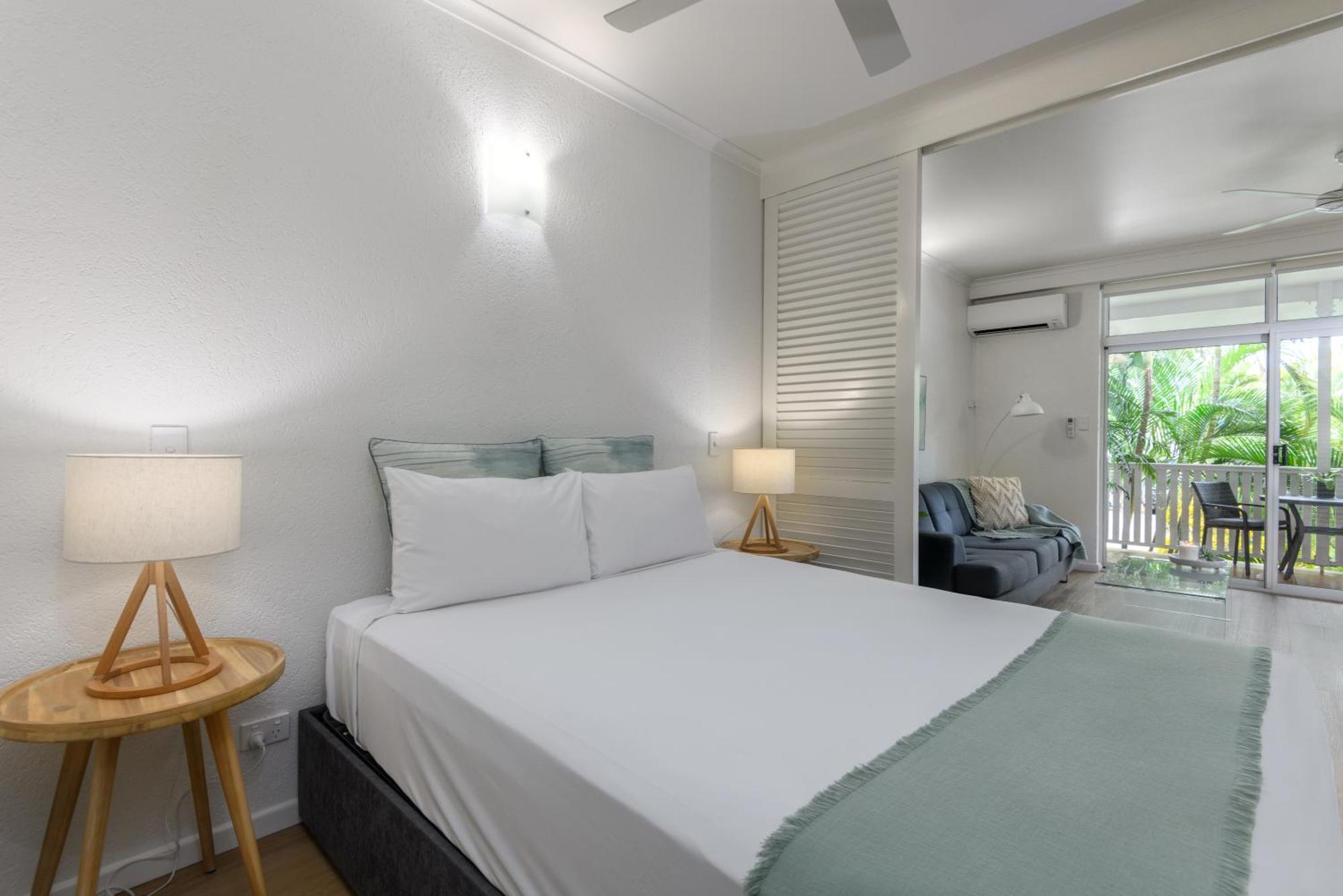 Ocean Palms Apartments ポートダグラス エクステリア 写真