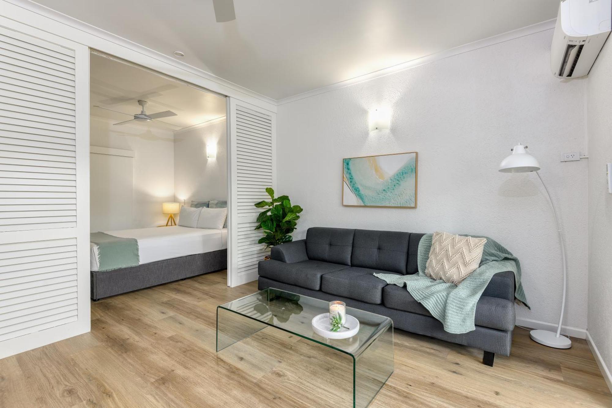 Ocean Palms Apartments ポートダグラス エクステリア 写真