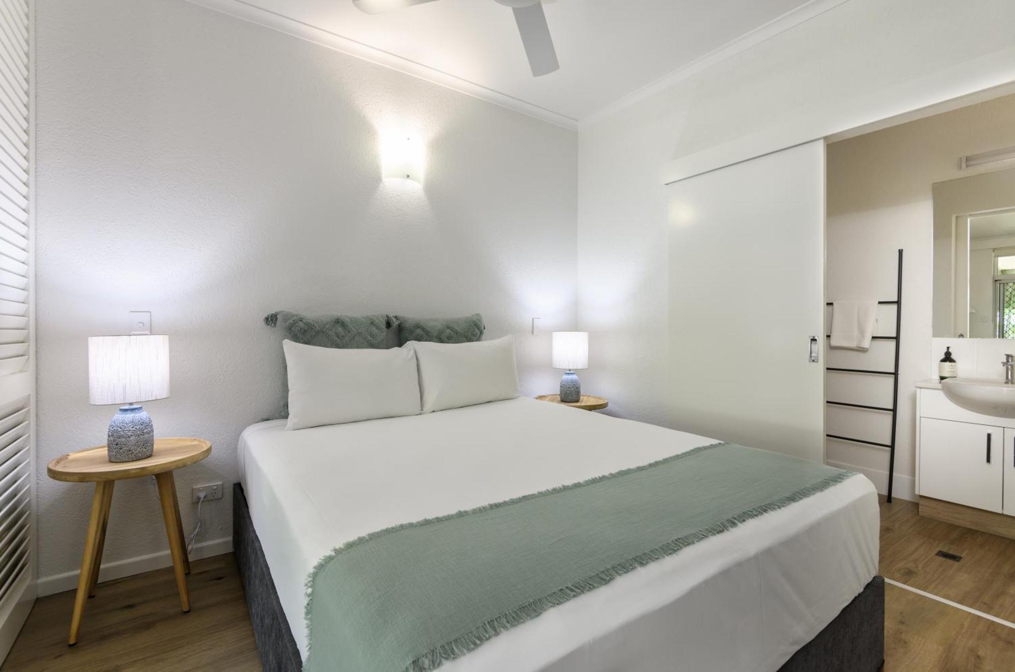 Ocean Palms Apartments ポートダグラス エクステリア 写真