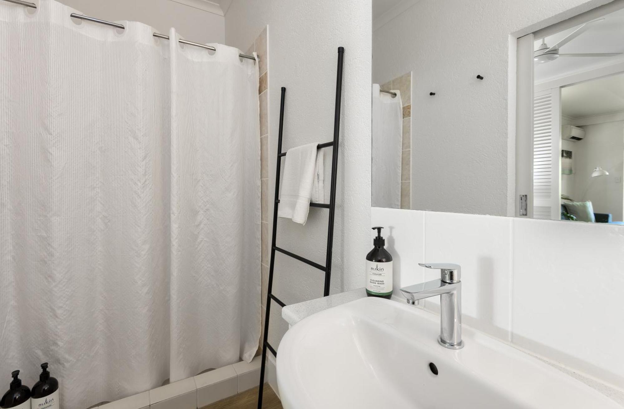 Ocean Palms Apartments ポートダグラス エクステリア 写真