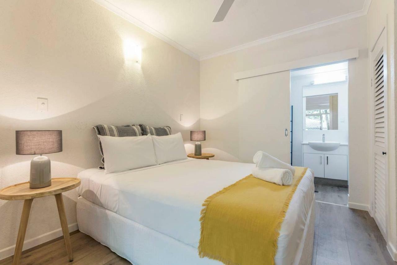 Ocean Palms Apartments ポートダグラス エクステリア 写真