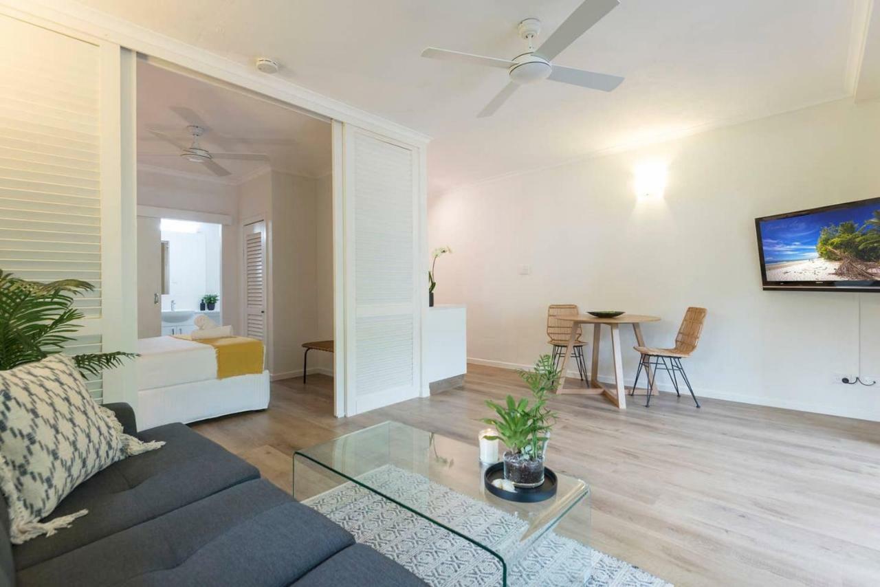 Ocean Palms Apartments ポートダグラス エクステリア 写真